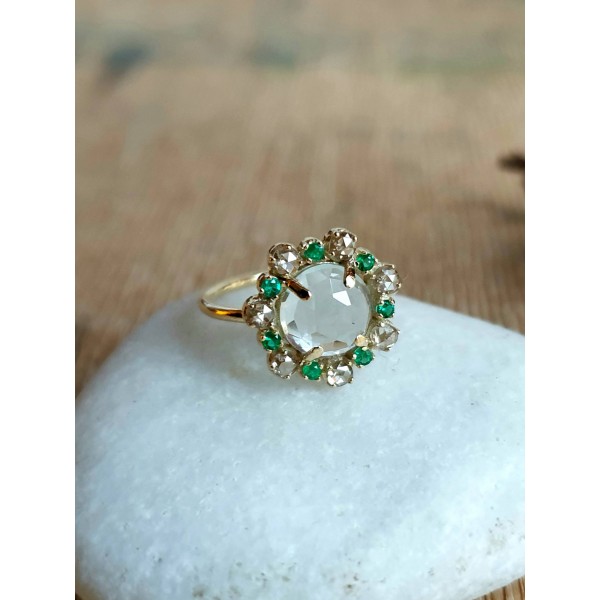 5 Octobre aukso žiedas su žaliu ametistu, smaragdais ir deimantais 